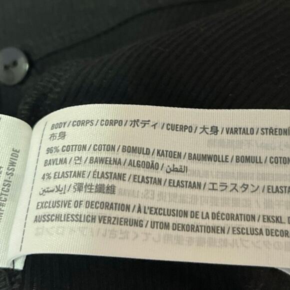 NEW Abercrombie & Fitch Black Rib Knit Short Sleeve Cutout Crop Blouse Top Sz L - Picture 5 of 5